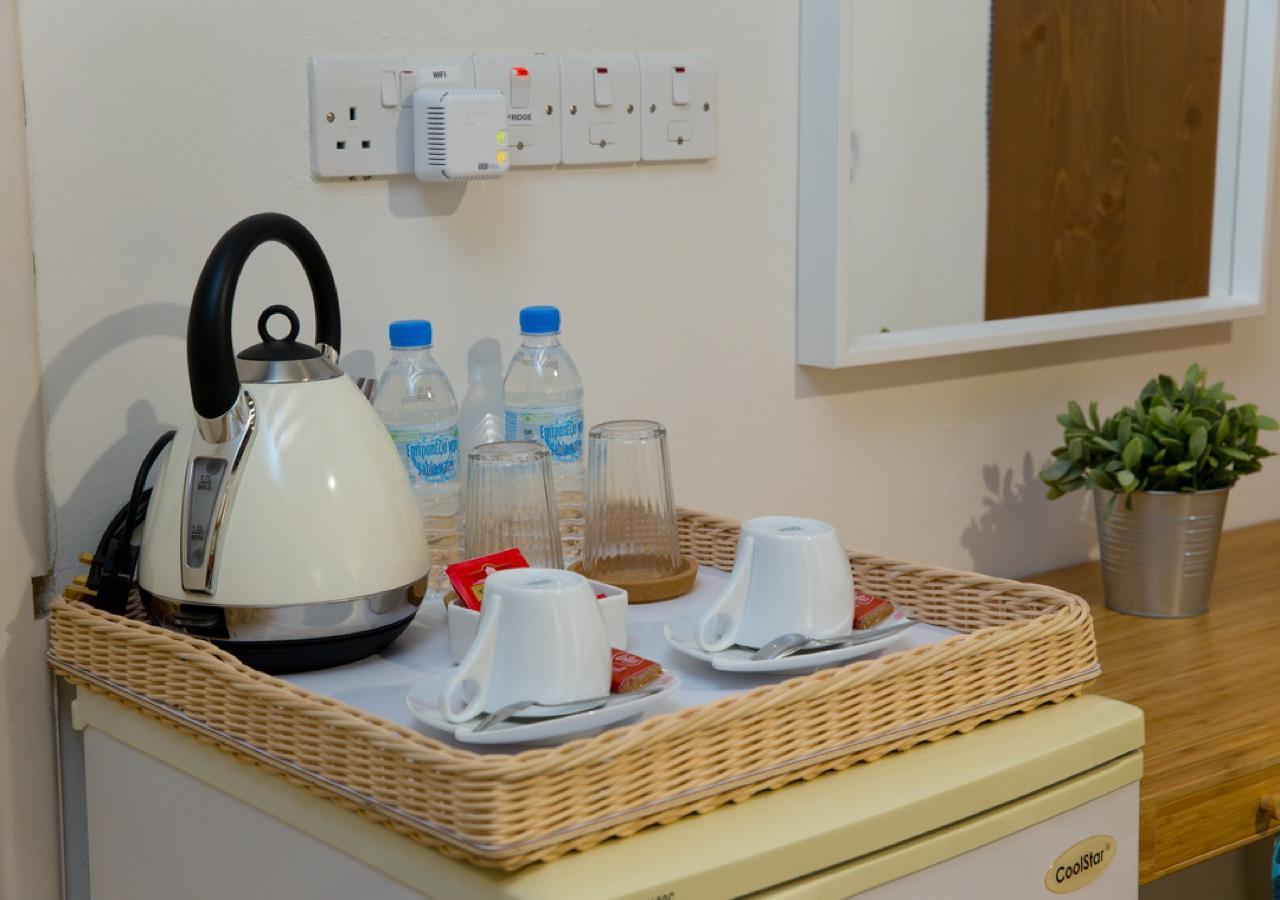 Shongas Inn Dherinia エクステリア 写真